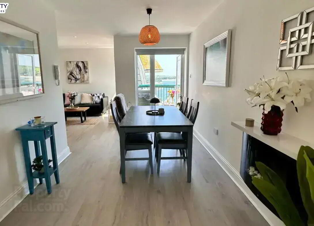 Apartment 8 Galley 17 of 19
