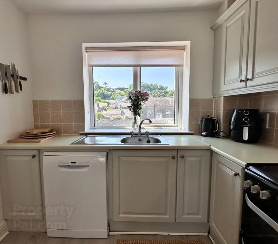 Apartment 8 Galley 16 of 19