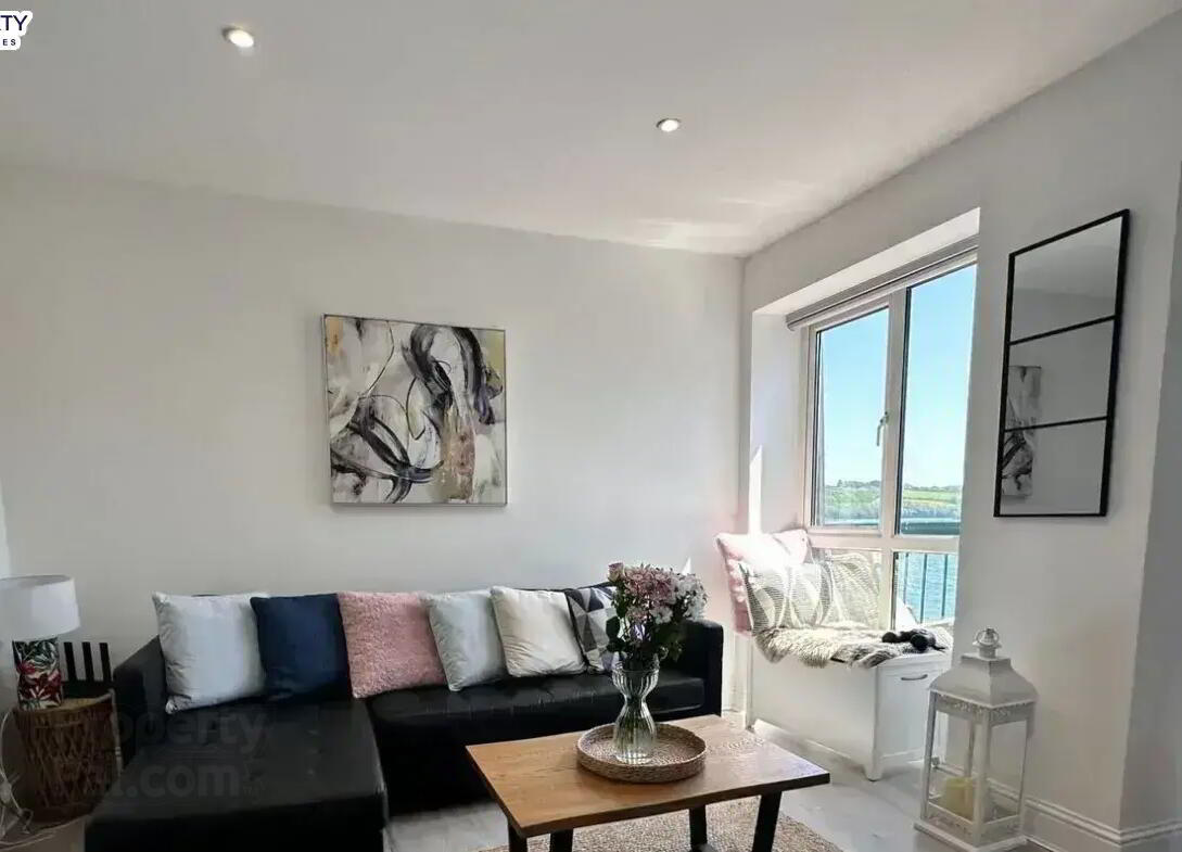 Apartment 8 Galley 14 of 19