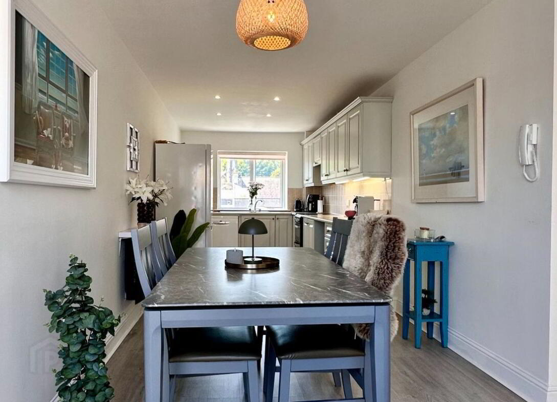 Apartment 8 Galley 14 of 18