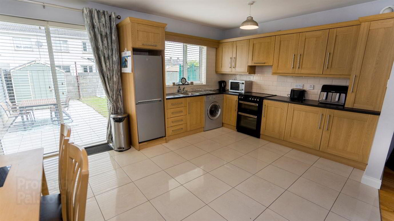 38 Woodbury Gardens 7 of 20