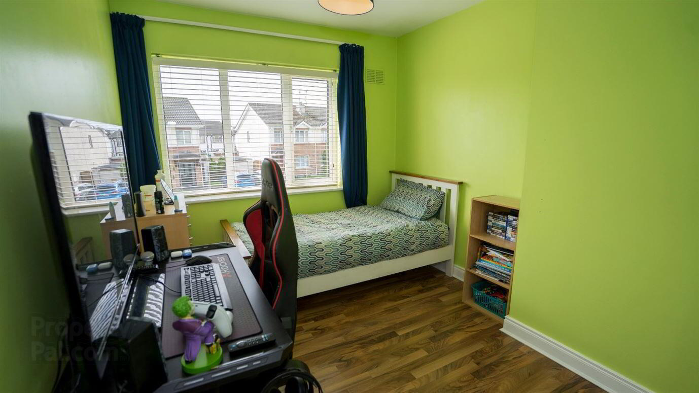 38 Woodbury Gardens 11 of 20