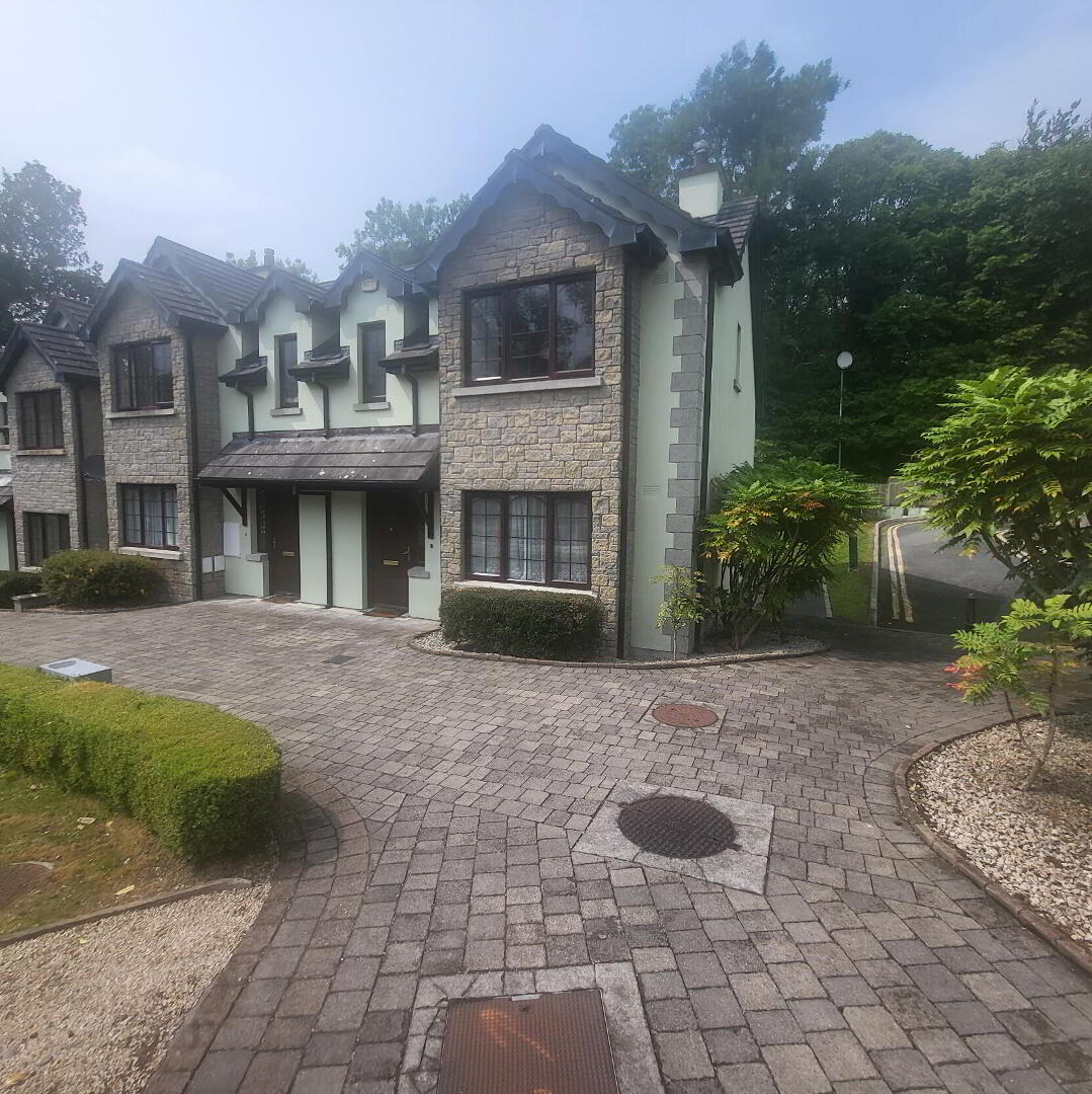 6 Clement Court. Lough Rynn 6 of 33