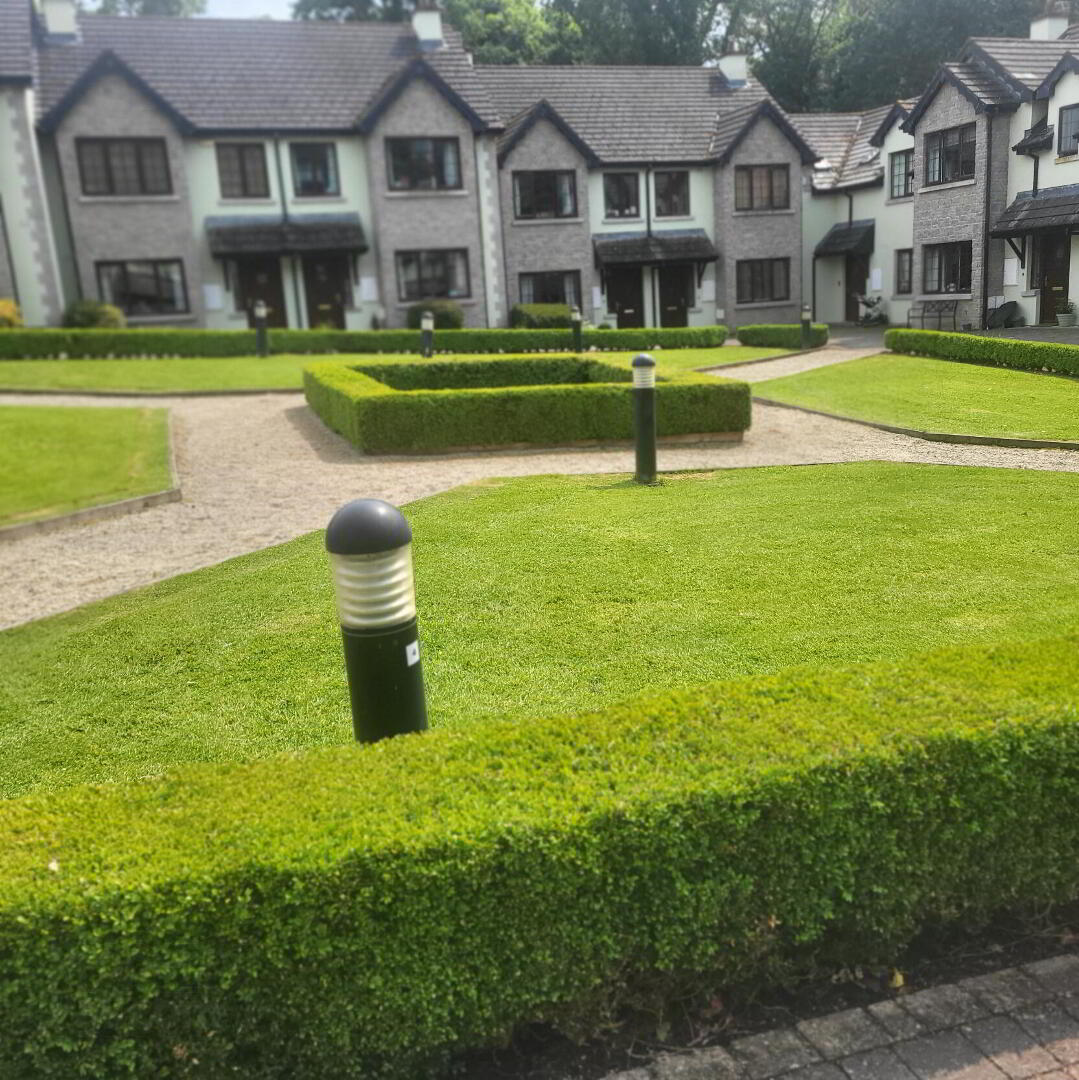 6 Clement Court. Lough Rynn 9 of 33