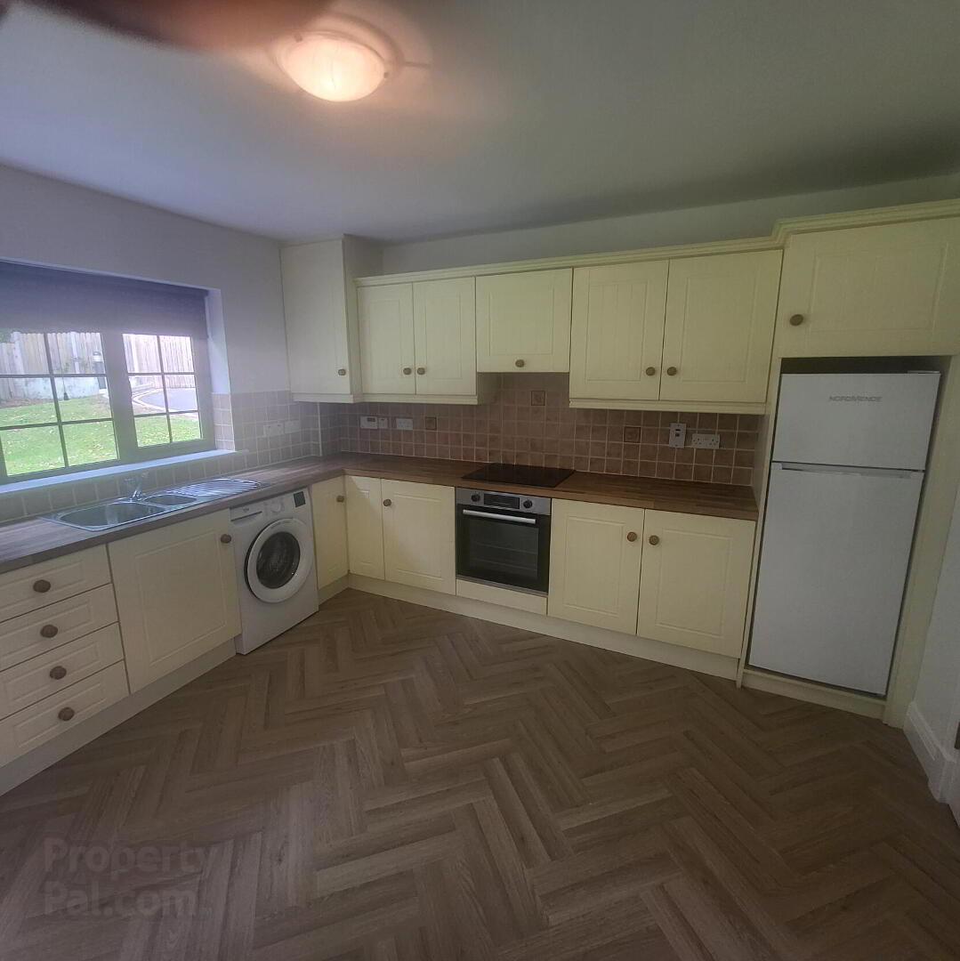 6 Clement Court. Lough Rynn 11 of 33