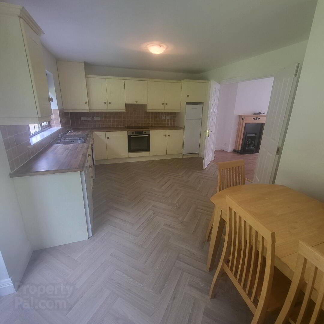 6 Clement Court. Lough Rynn 10 of 33