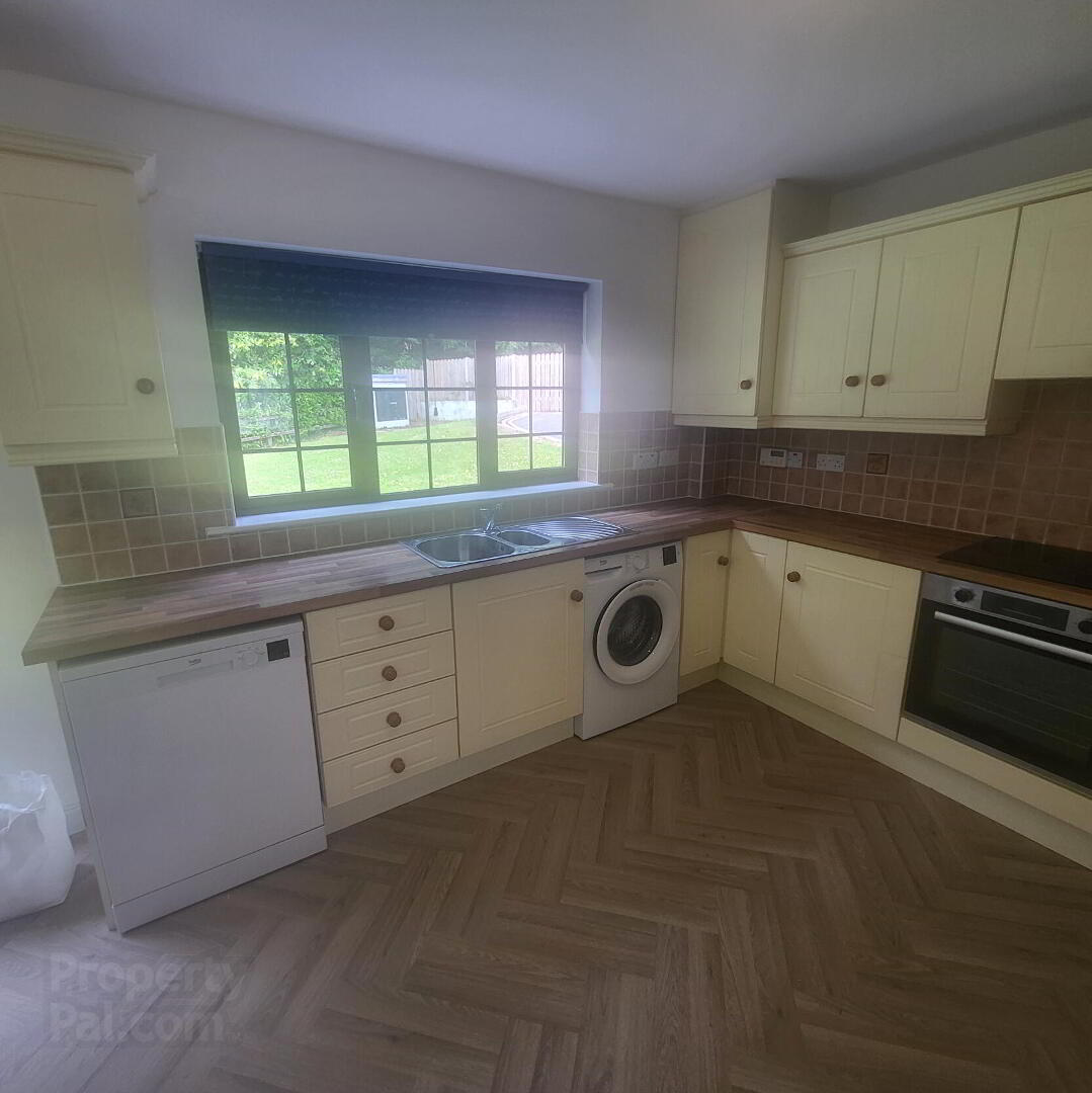 6 Clement Court. Lough Rynn 14 of 33