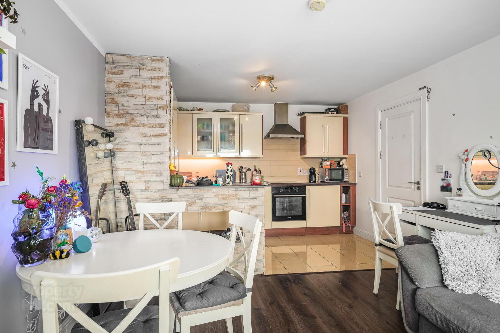Apartment 56 Clearstream Court 9 of 19