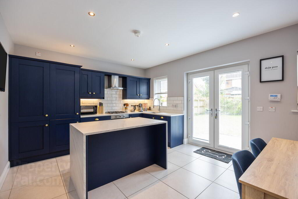 37 Sir Richard Wallace Crescent 7 of 20