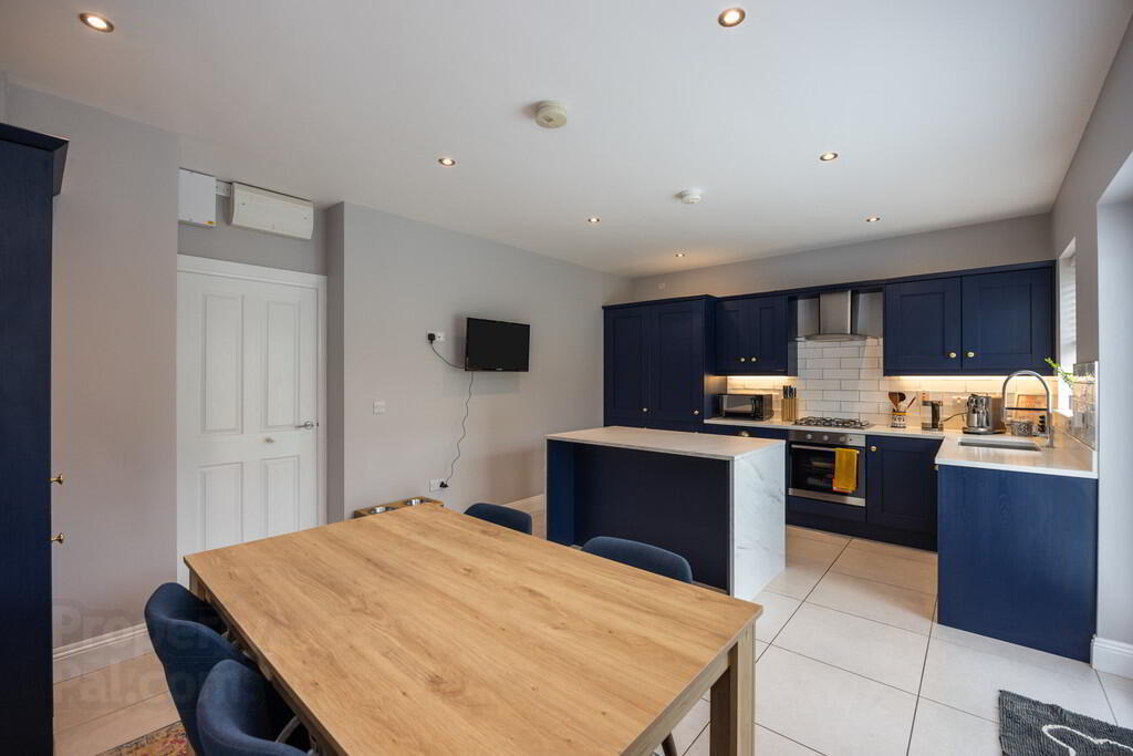 37 Sir Richard Wallace Crescent 8 of 20