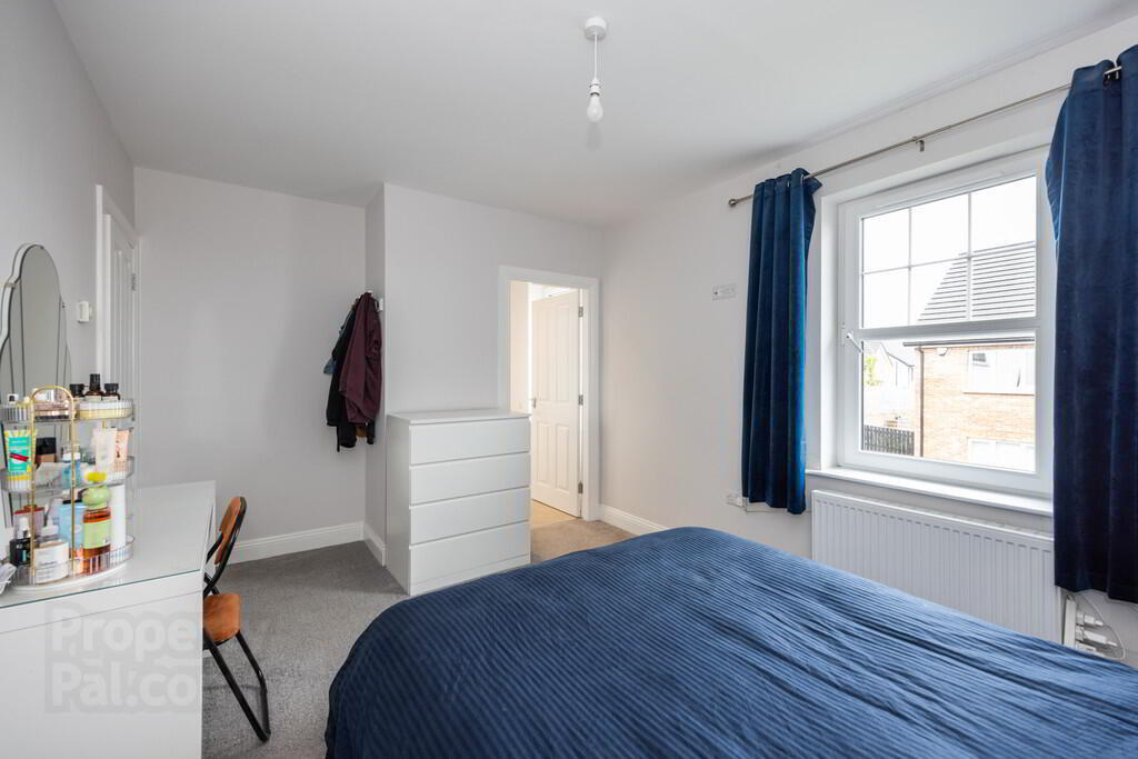 37 Sir Richard Wallace Crescent 13 of 20