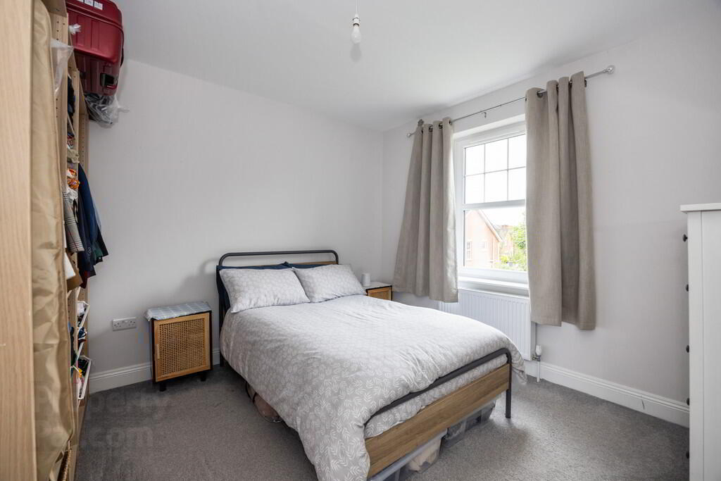 37 Sir Richard Wallace Crescent 15 of 20