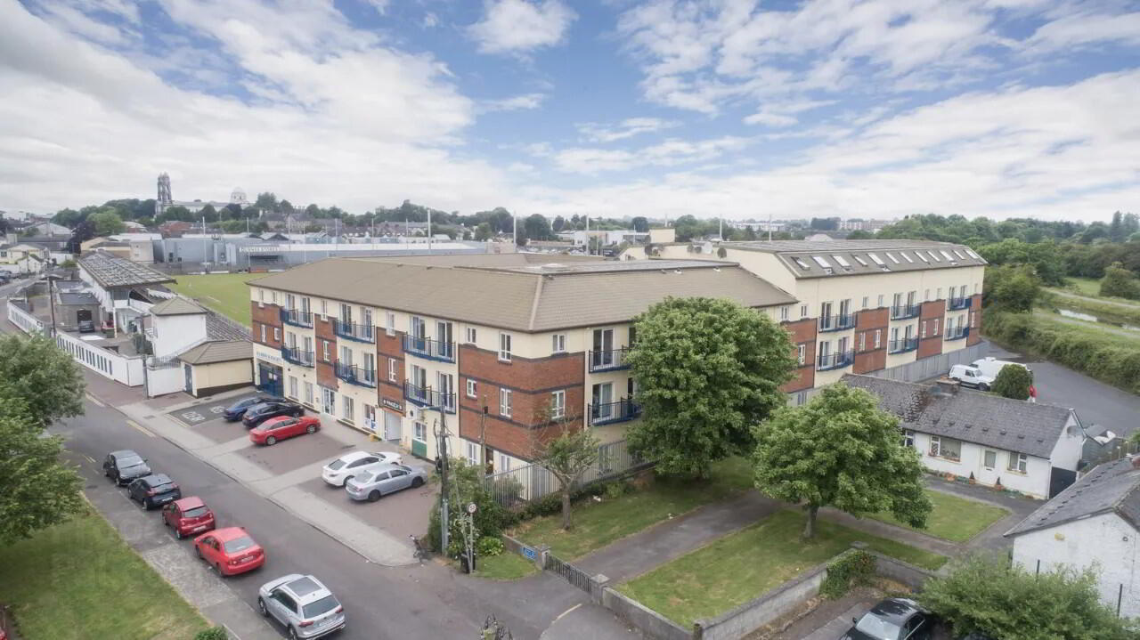 32 Harbour Court 1 of 14