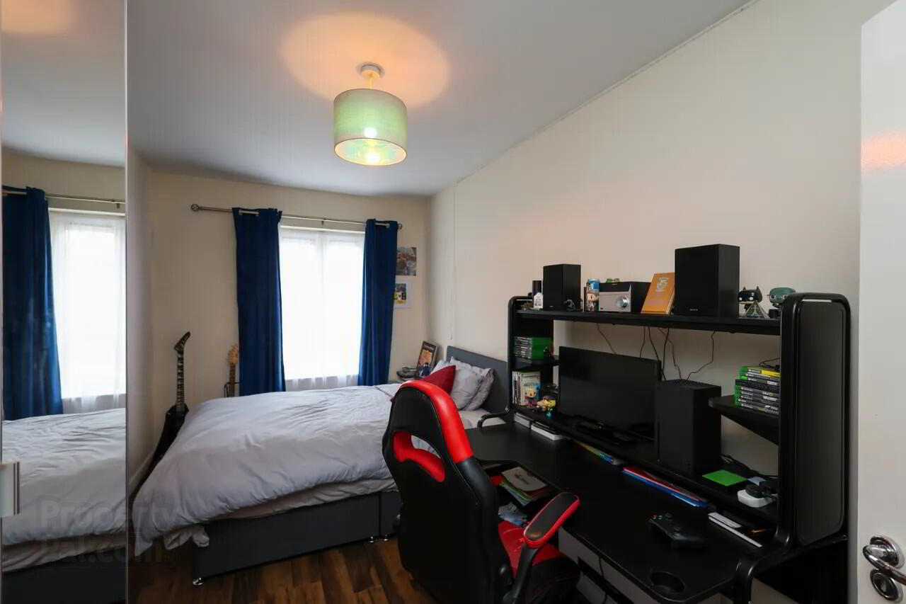 32 Harbour Court 9 of 14