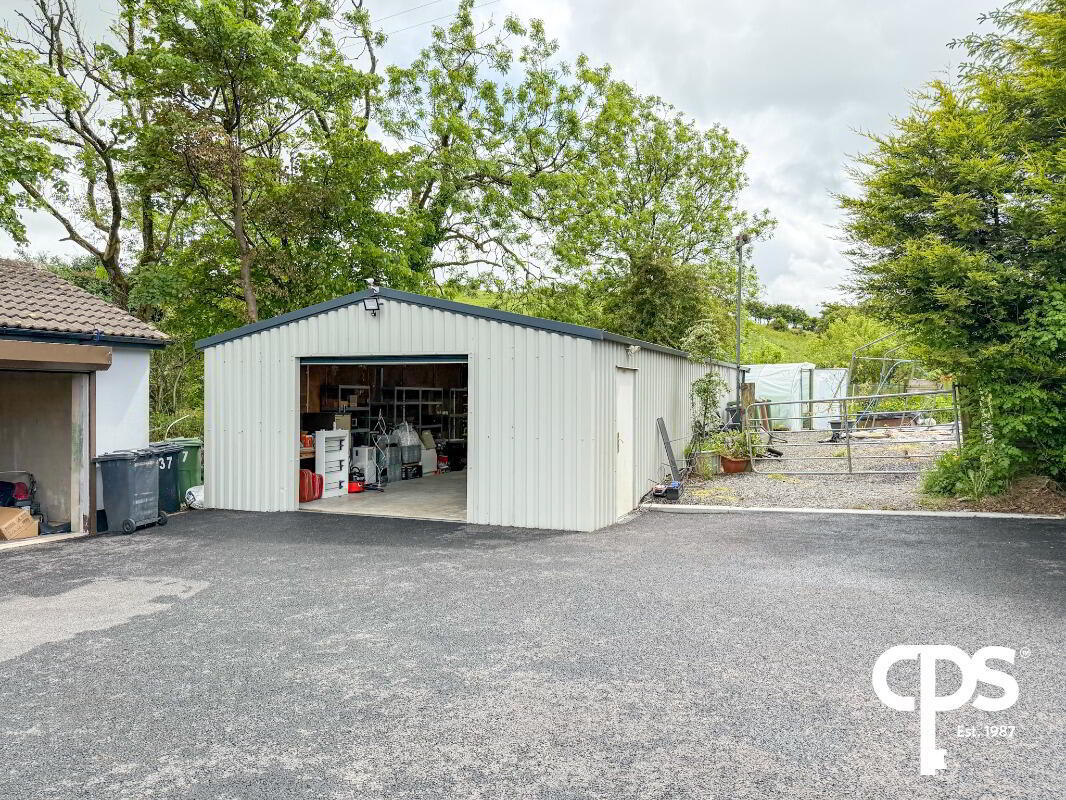 37 Corran Road 24 of 36
