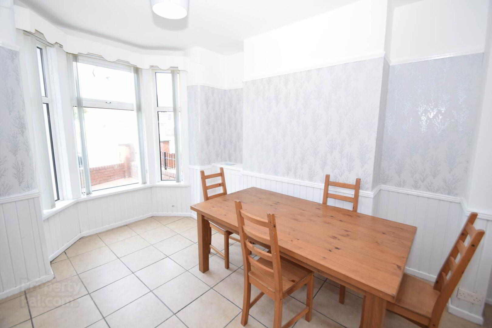 199 Alexandra Park Avenue 4 of 27