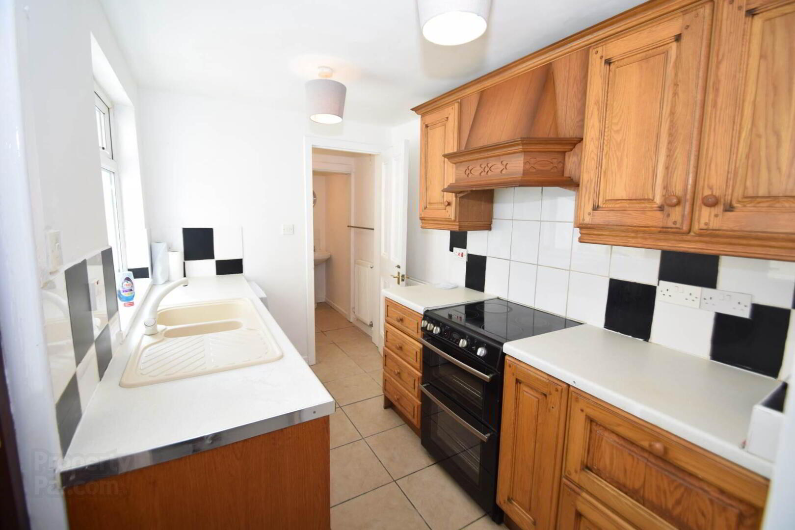 199 Alexandra Park Avenue 9 of 27
