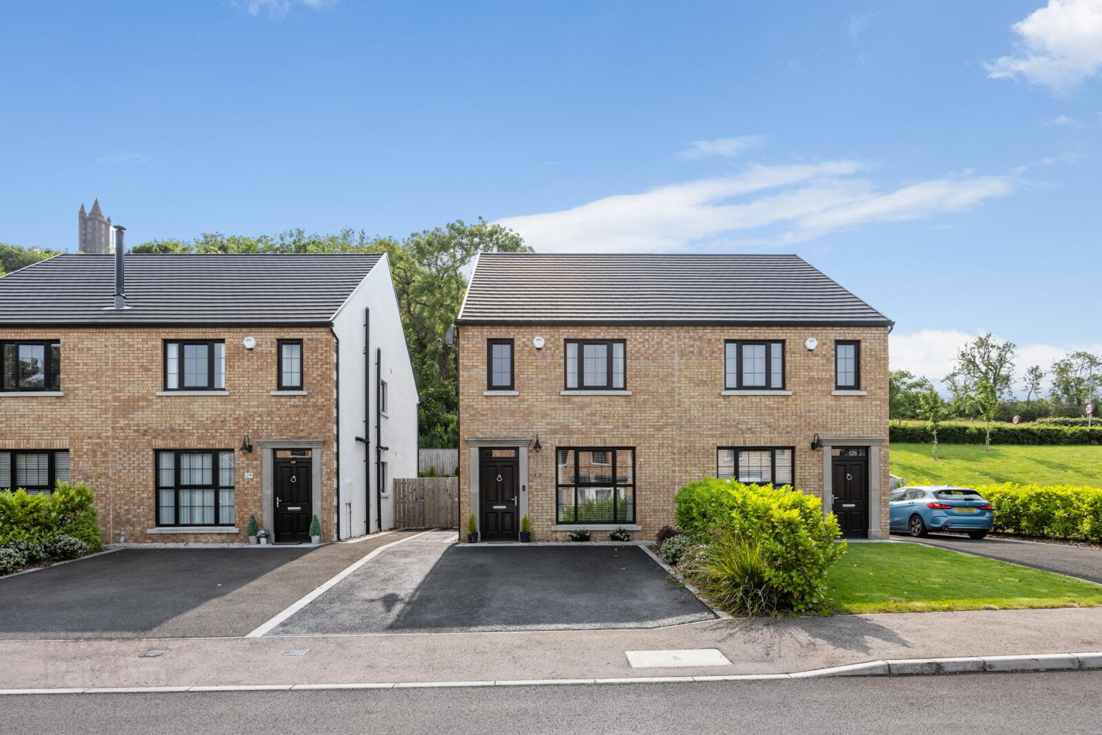 25 Scrabo Heights 32 of 32