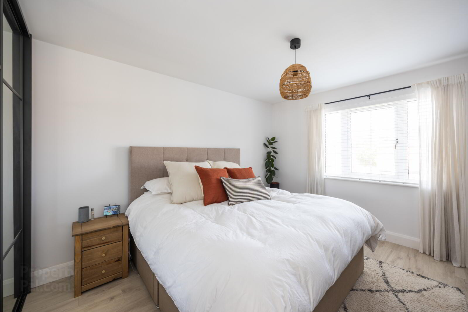25 Scrabo Heights 16 of 32