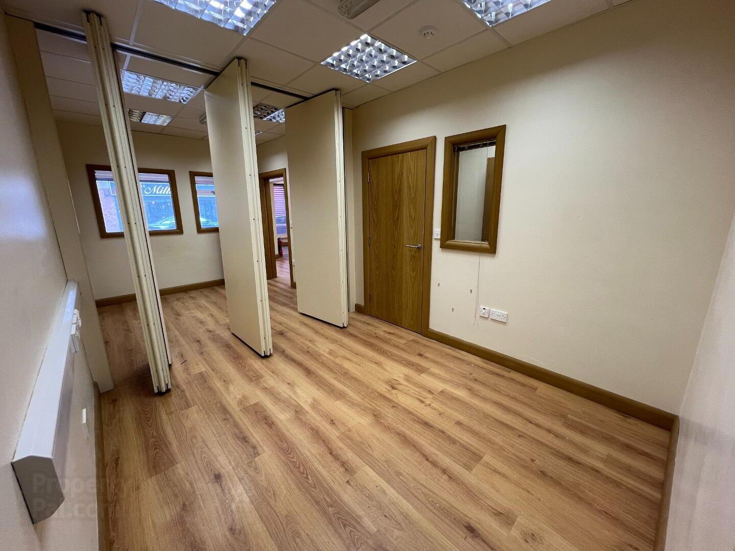 Unit 4 Thomas Street Shopping Centre 4 of 7
