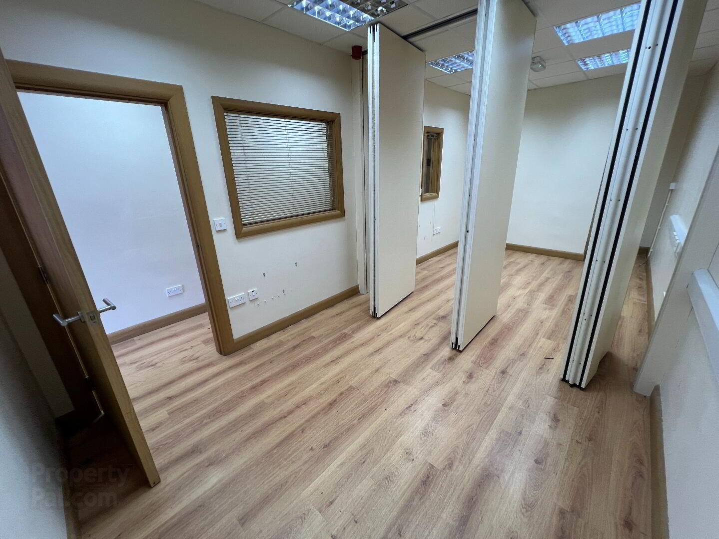 Unit 4 Thomas Street Shopping Centre 3 of 7