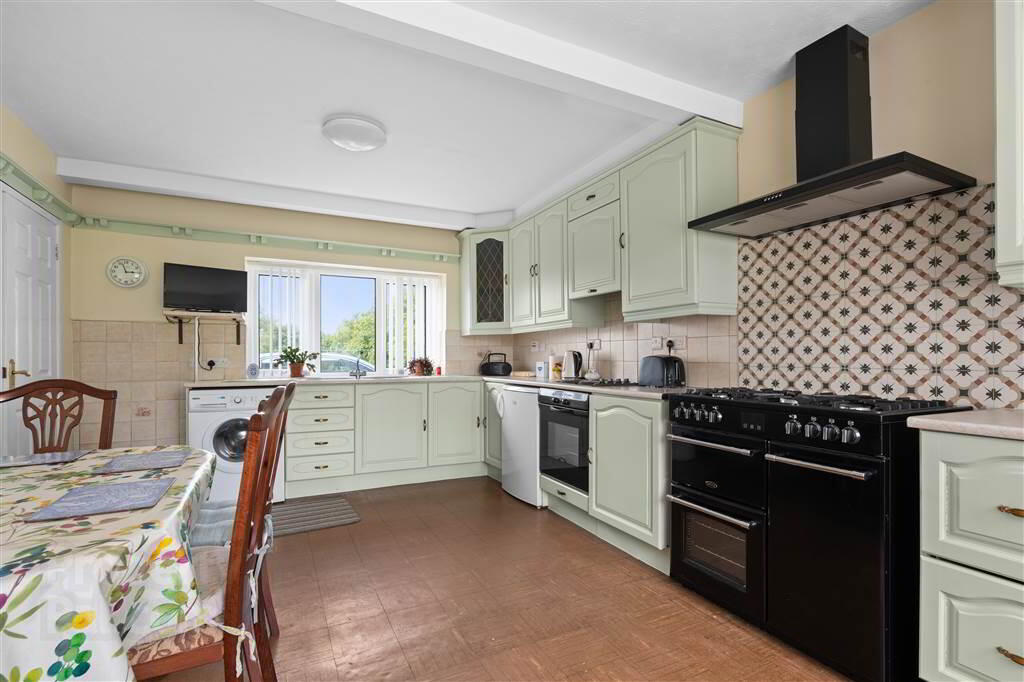 18 Lislunnan Road 14 of 38