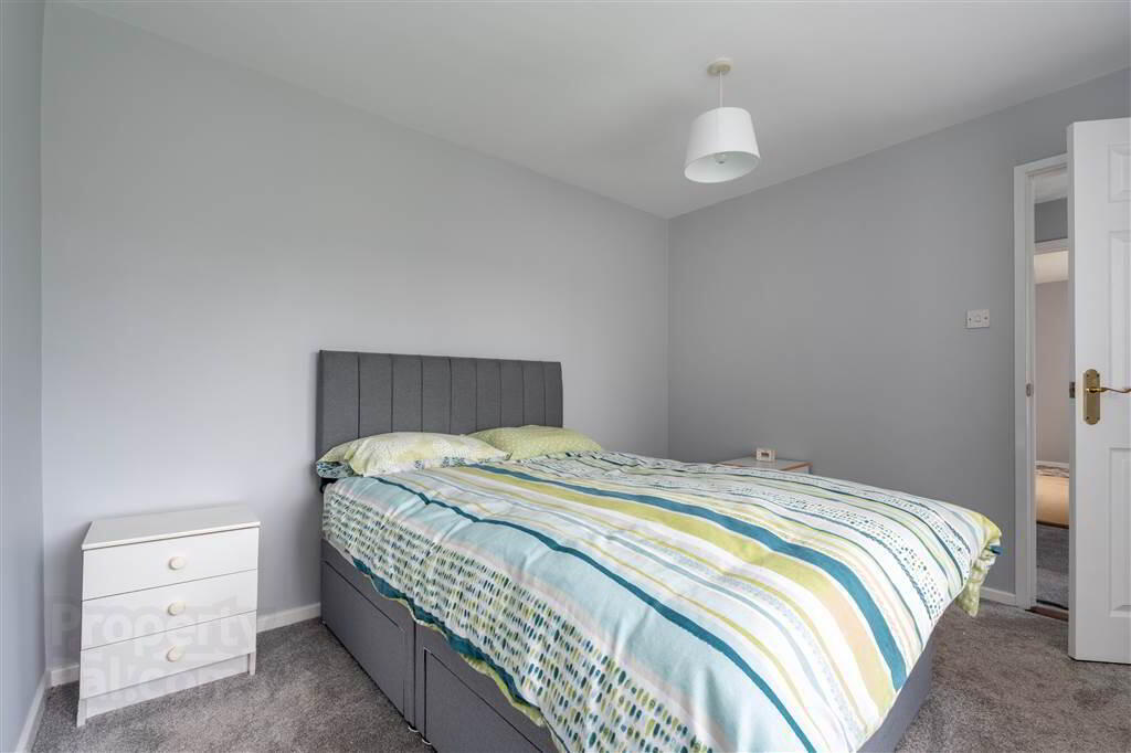 18 Lislunnan Road 23 of 38