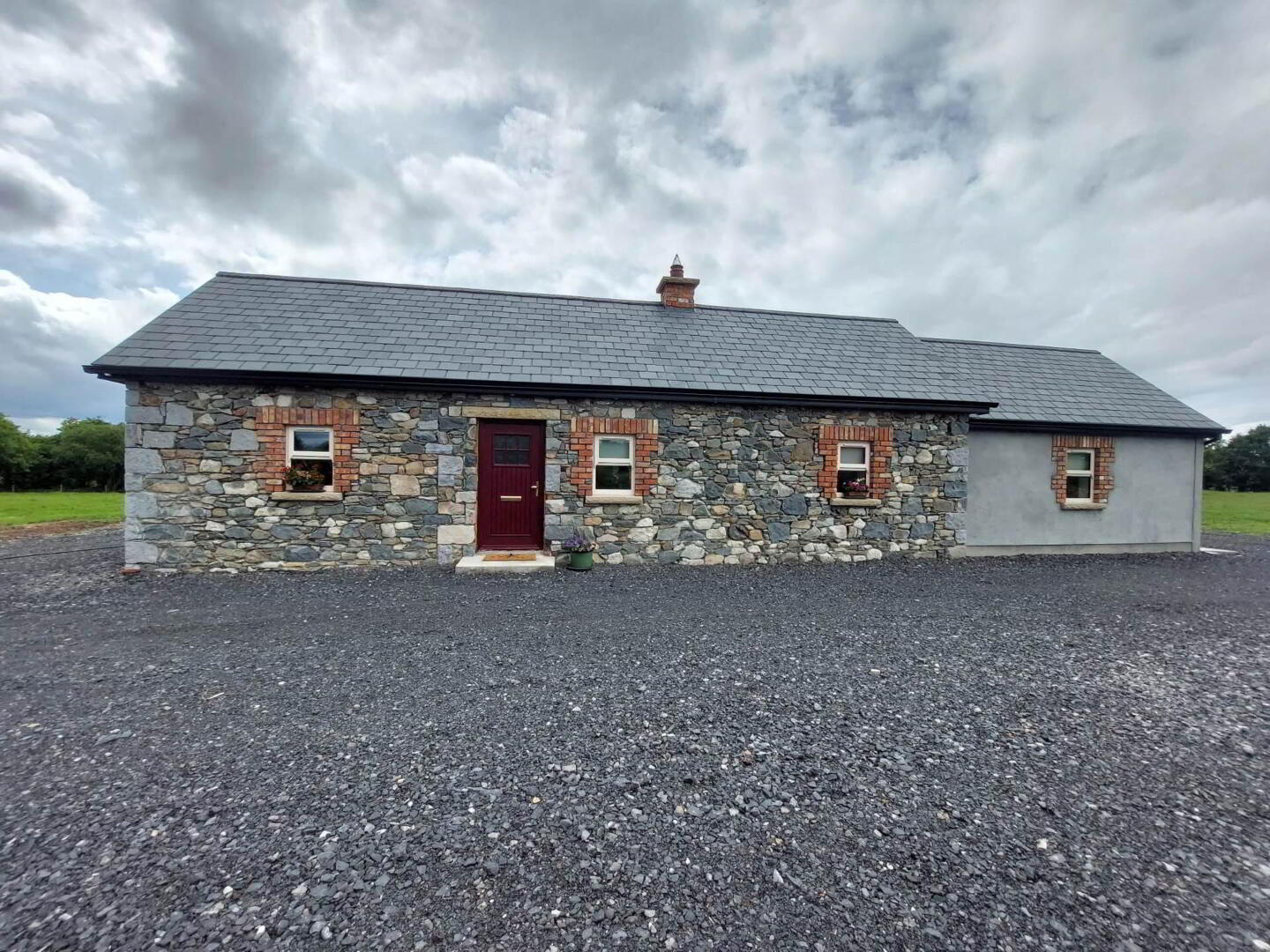 The Cottage, Lavagh 1 of 15