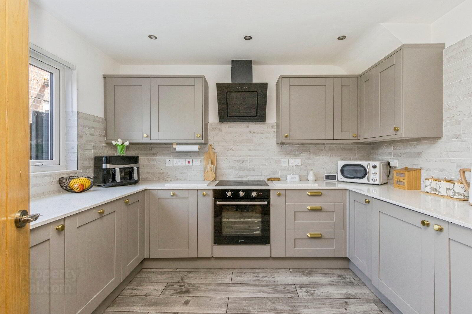 11 Gravelhill Road 8 of 20