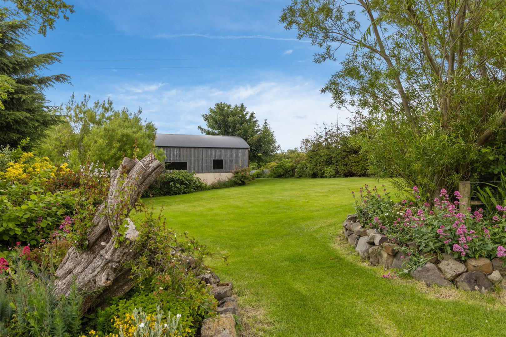 'Kilcoan Gardens', 240 Middle Road 72 of 84
