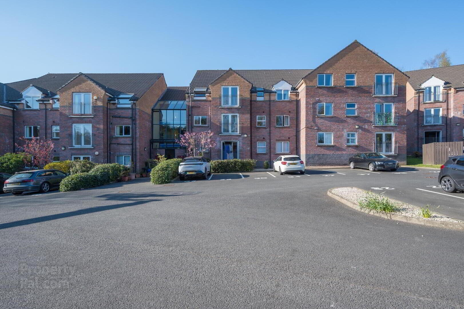 Apt 16, Minnowburn Mews 1 of 16