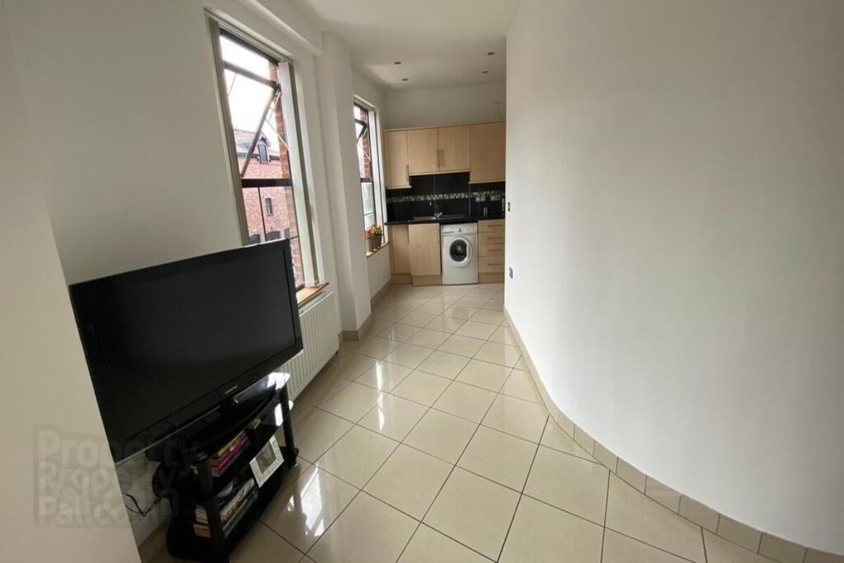 Apartment A, 1 Ashley Avenue 5 of 9