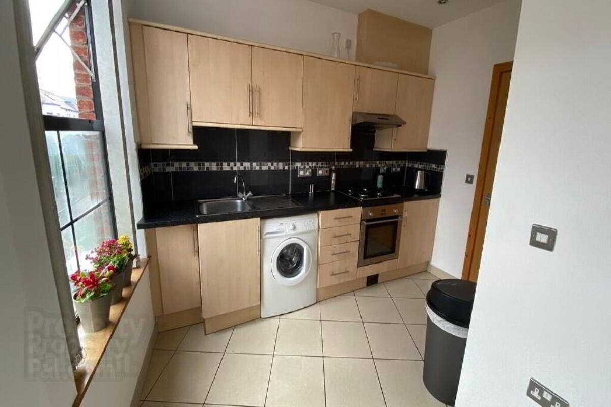 Apartment A, 1 Ashley Avenue 6 of 9