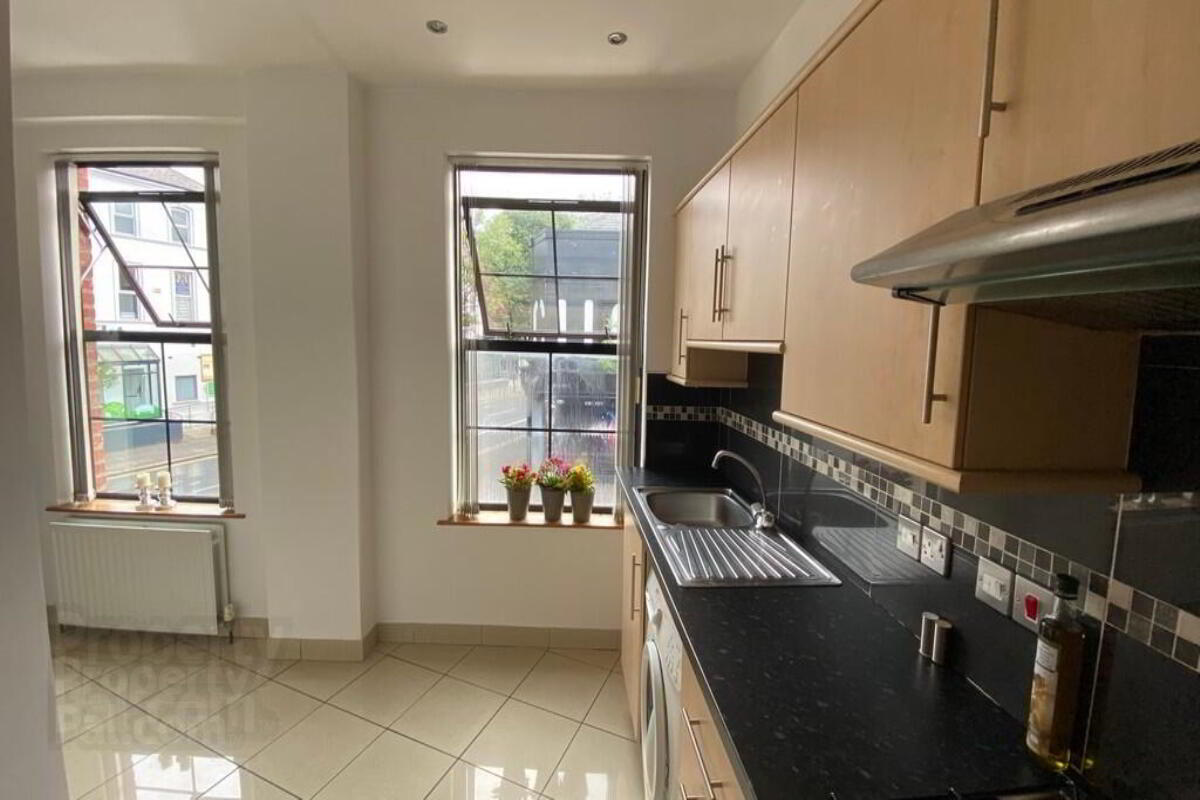 Apartment A, 1 Ashley Avenue 7 of 9
