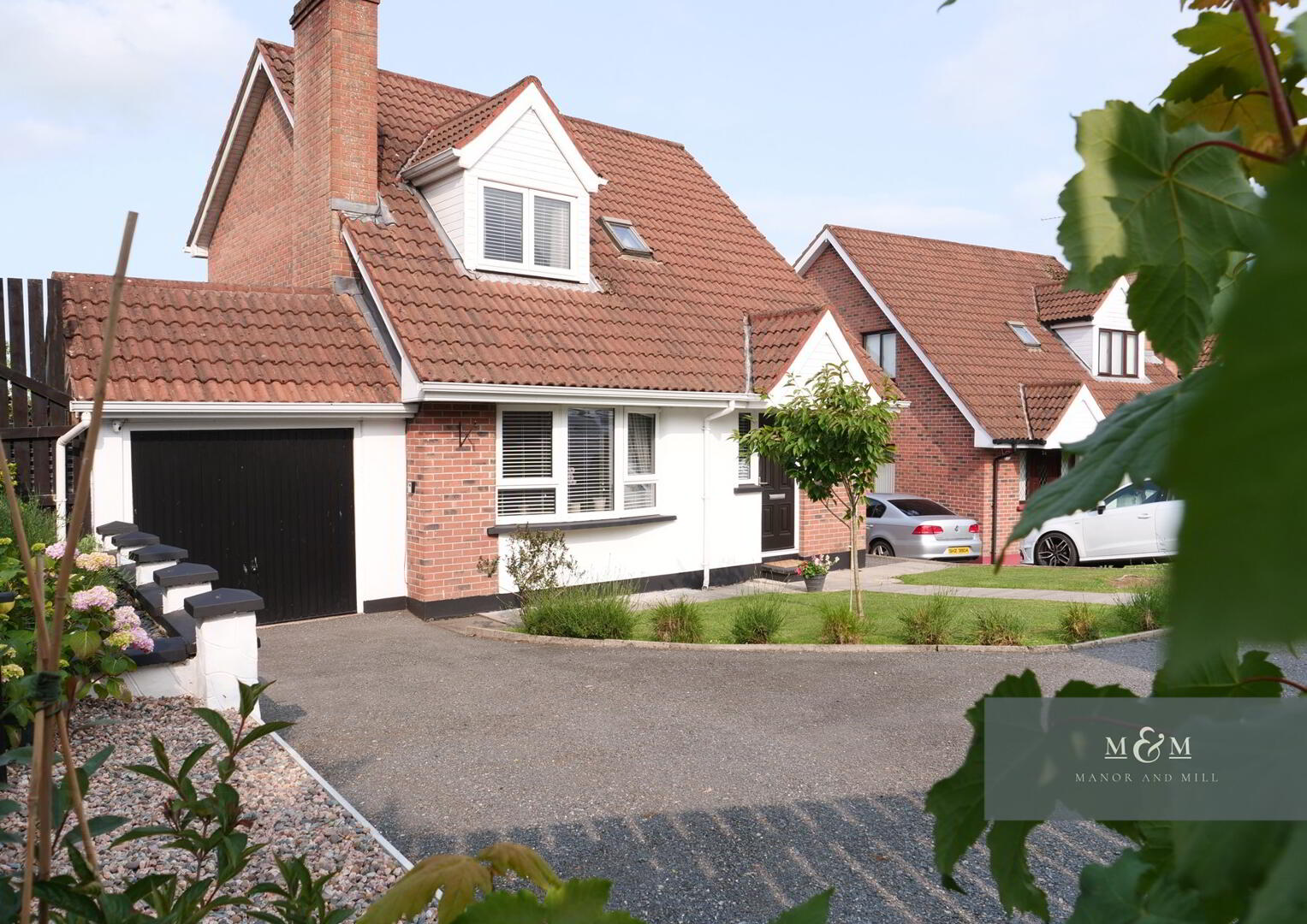 22 Breezemount Manor 4 of 37