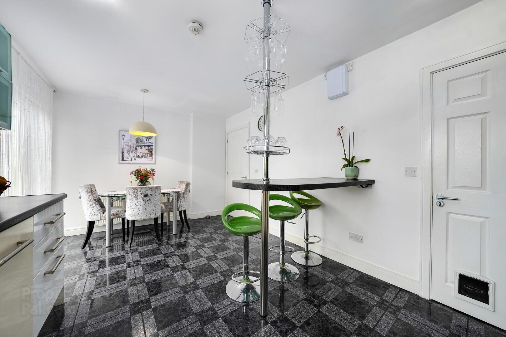 5 Barnwell Crescent 12 of 31