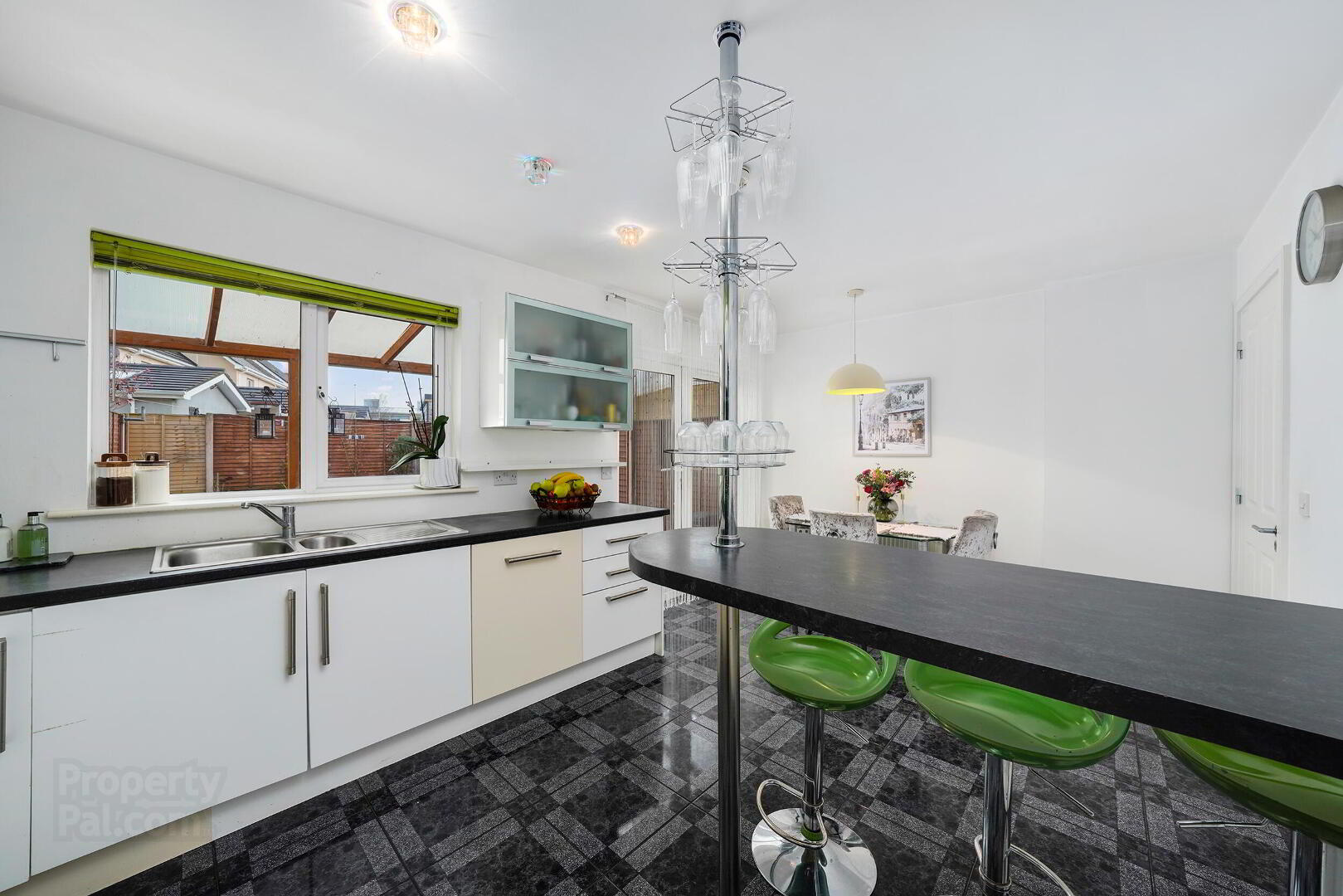5 Barnwell Crescent 14 of 31