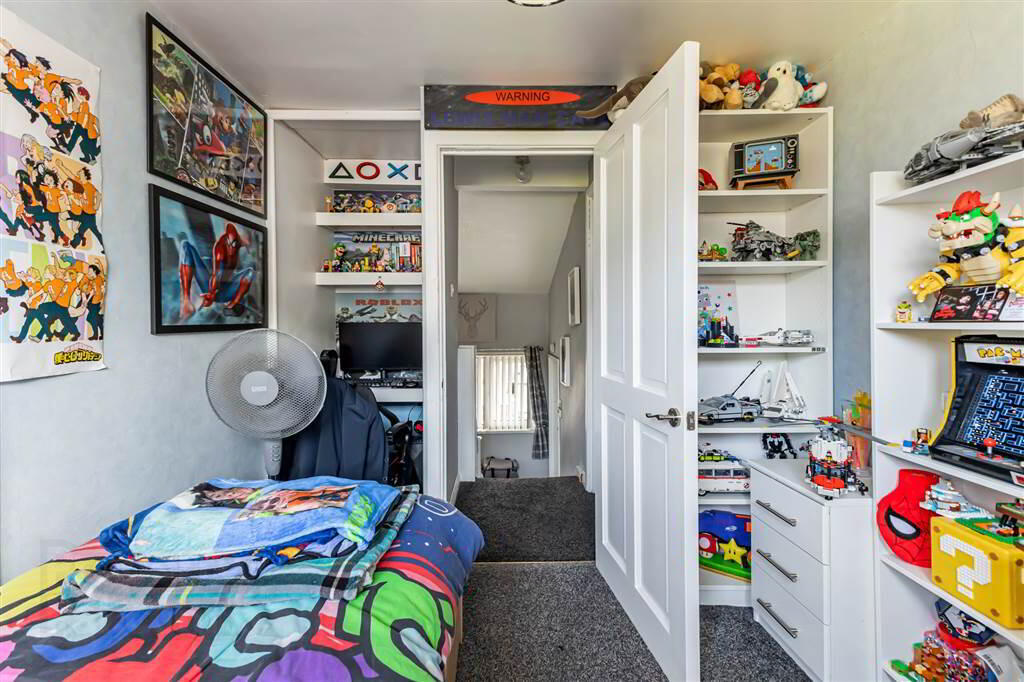 55 Ivan Street 19 of 23