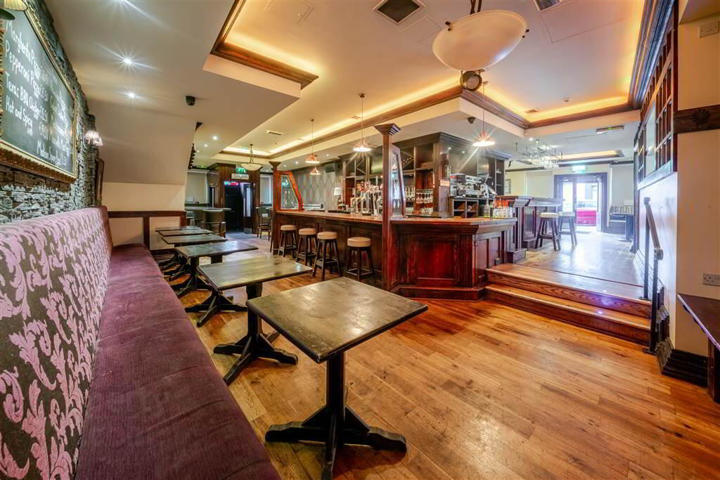 Maxwell's Pub & Restaurant 3 of 14