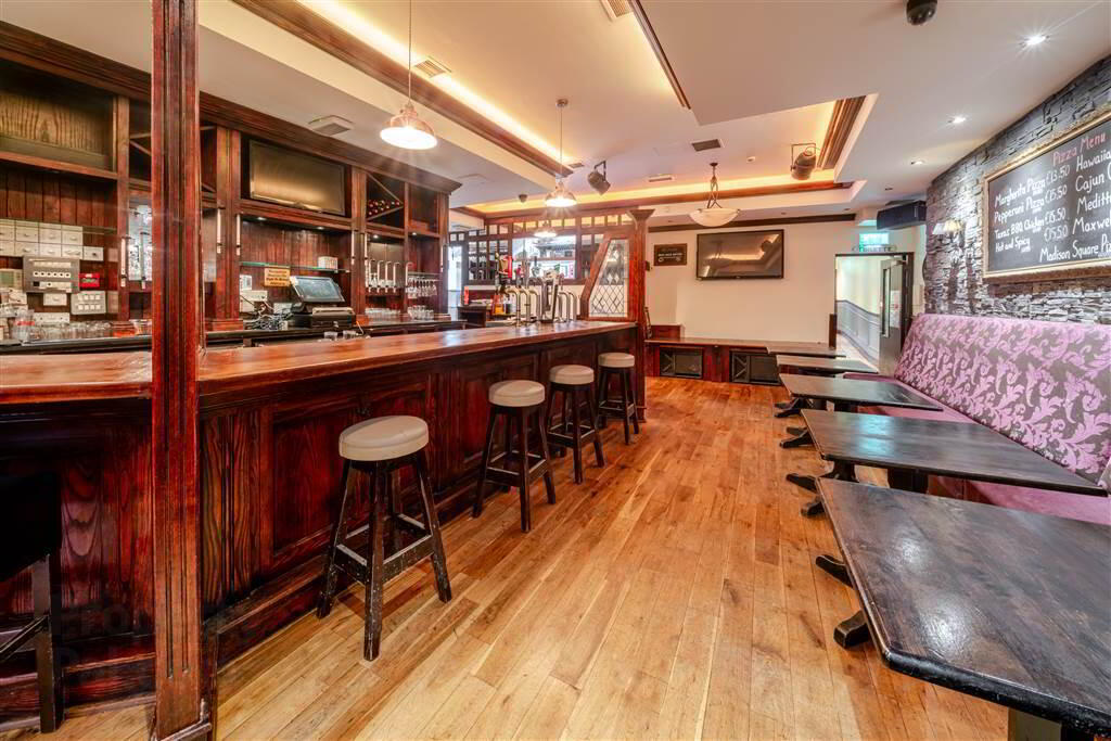 Maxwell's Pub & Restaurant 5 of 14