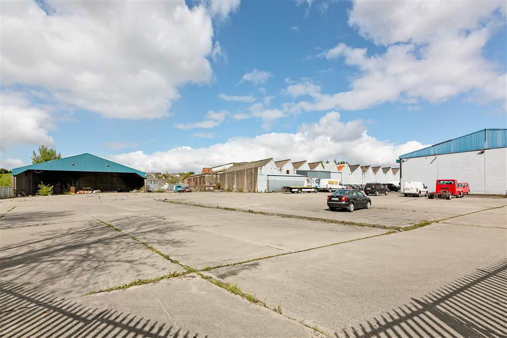 Yard & Industrial Unit 5 of 8