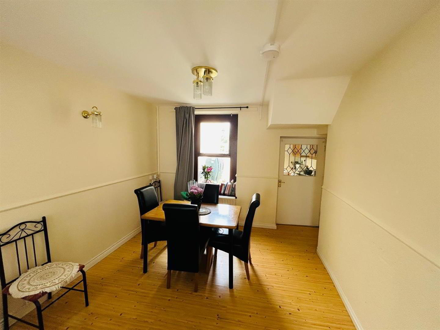 27 Cuthbert Street 4 of 9