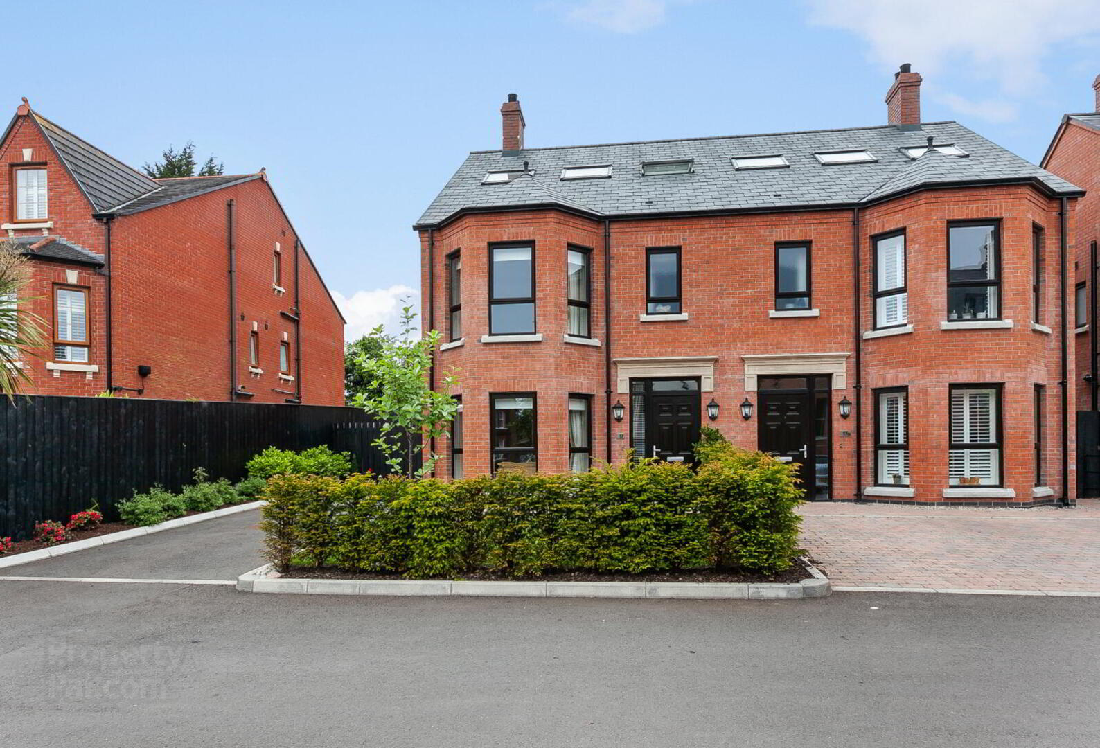 17 Upper Lisburn Road 1 of 12