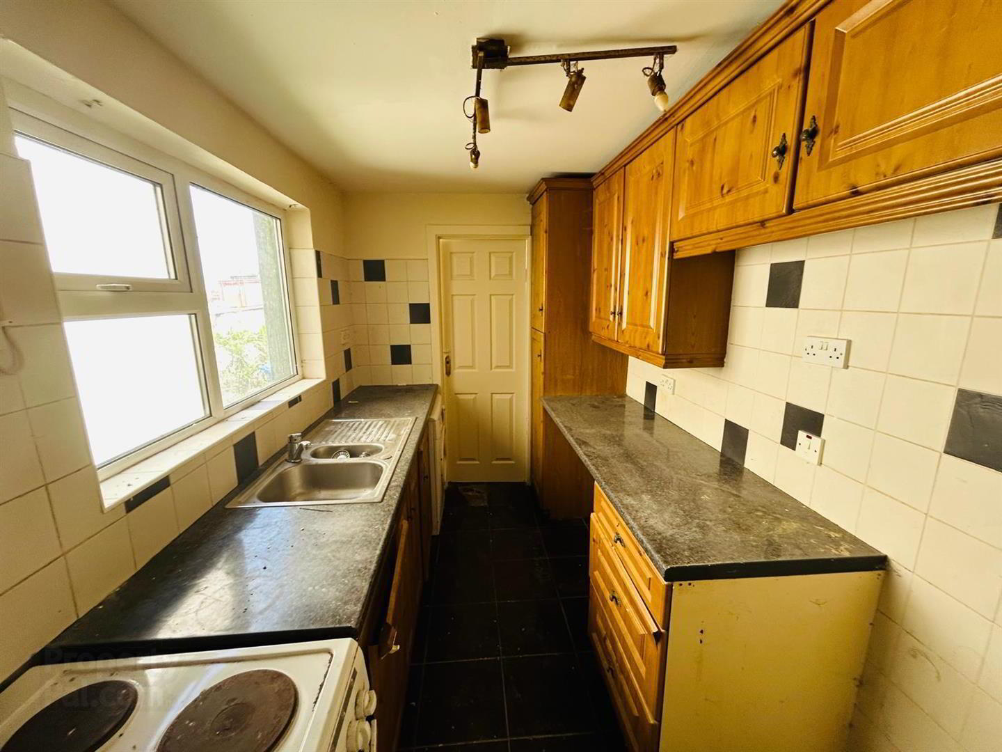 23 Cuthbert Street 5 of 8