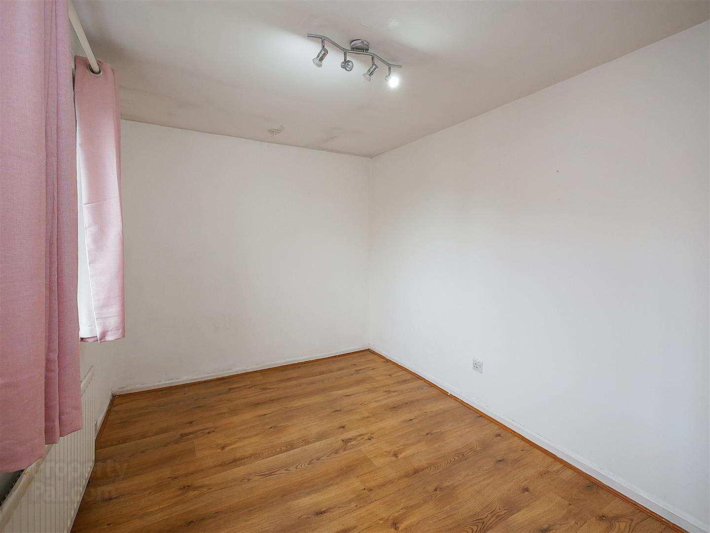 94 Breda Road 14 of 20