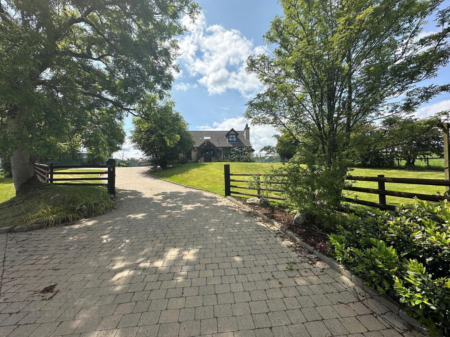 63 Katesbridge Road 3 of 22