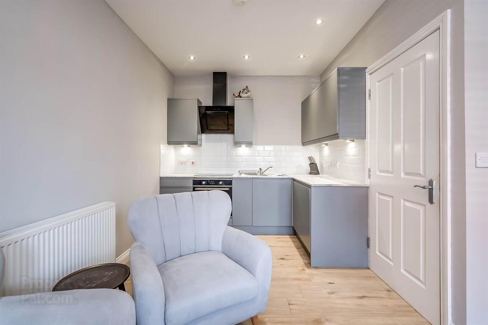 2a Surrey Street 9 of 14