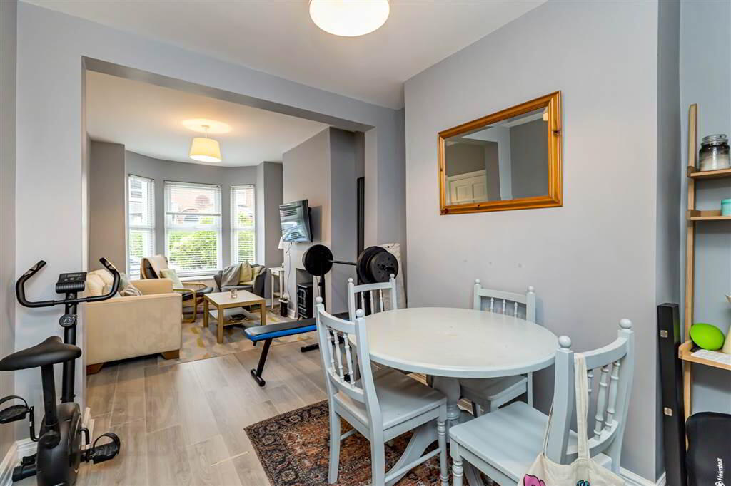 42 St Albans Gardens 5 of 14