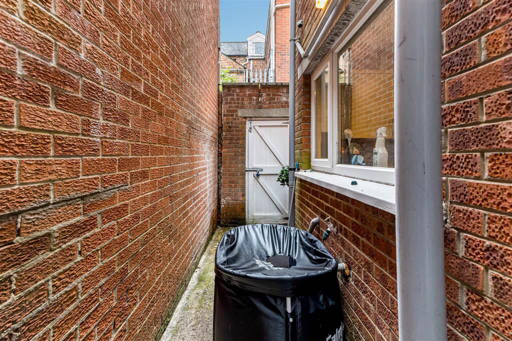 42 St Albans Gardens 13 of 14