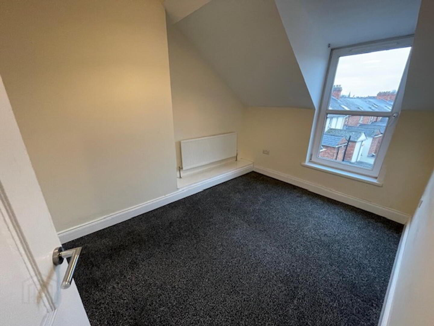 228 Ravenhill Road 14 of 15